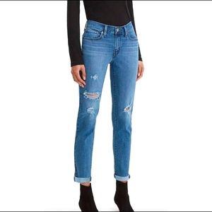 Levi’s Distressed Boyfriend Jeans - Size 27